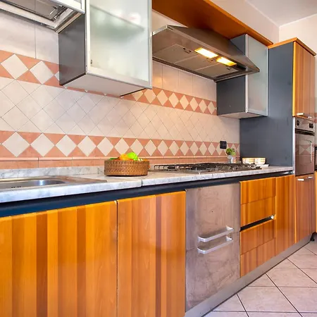 House Center Sea View Apartment